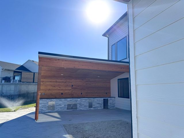 2214 N Emmalyn Cir, Wichita, KS 67205