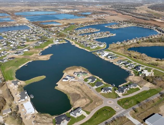 2214 N Emmalyn Cir, Wichita, KS 67205