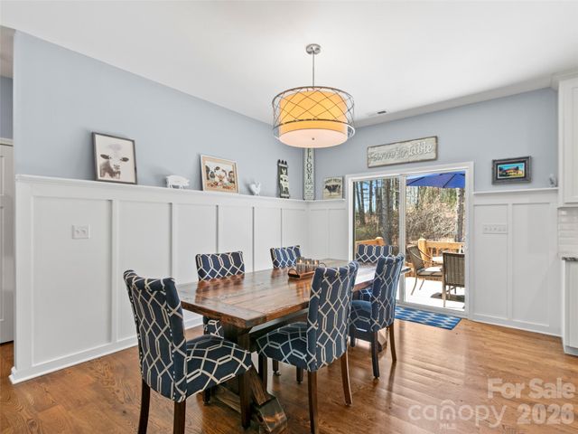 290 Sweetwater Hills Drive, Hendersonville, NC 28791