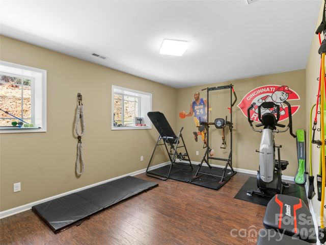 290 Sweetwater Hills Drive, Hendersonville, NC 28791