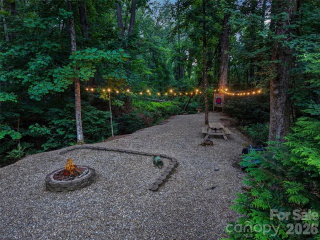 290 Sweetwater Hills Drive, Hendersonville, NC 28791