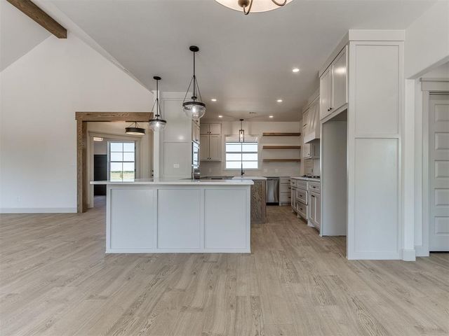 8979 Avington Way, Guthrie, OK 73044