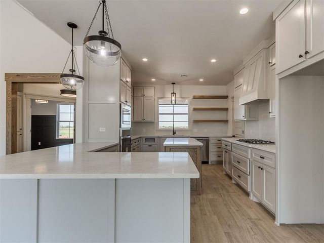 8979 Avington Way, Guthrie, OK 73044