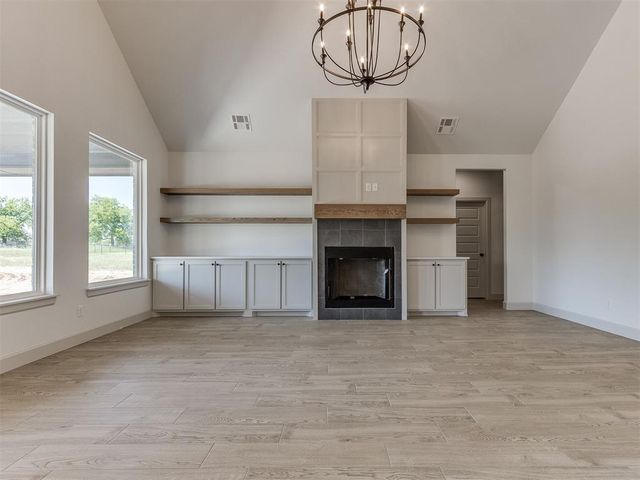 8979 Avington Way, Guthrie, OK 73044