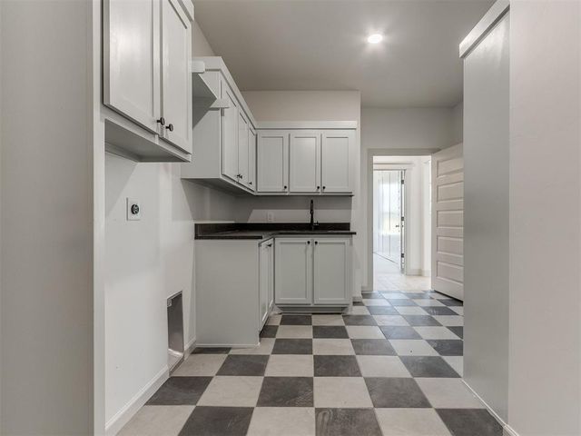 8979 Avington Way, Guthrie, OK 73044