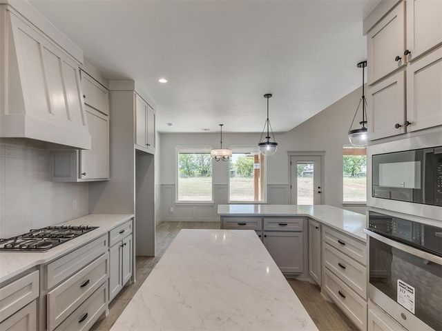 8979 Avington Way, Guthrie, OK 73044