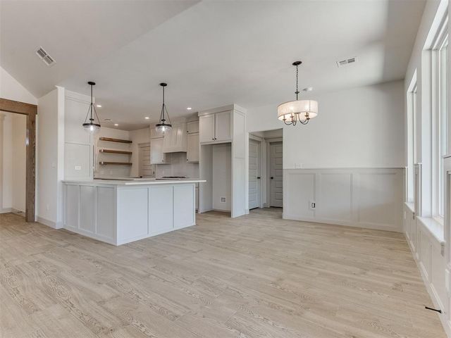 8979 Avington Way, Guthrie, OK 73044