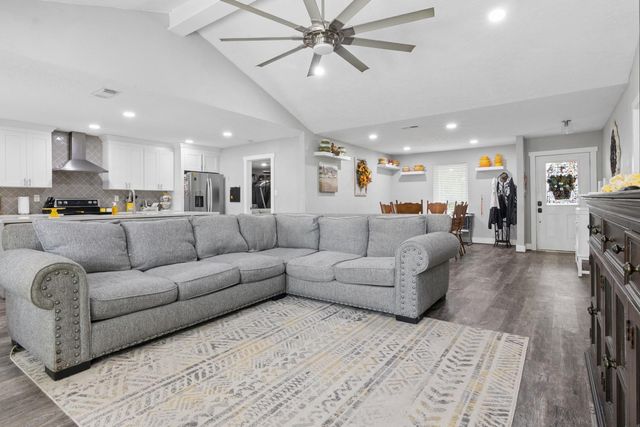 2865 County Road 936a, Alvin, TX 77511
