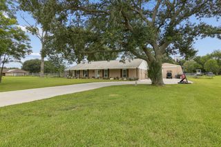 2865 County Road 936a, Alvin, TX 77511