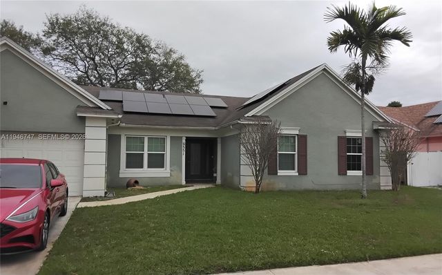 9551 Ashley Dr, Miramar, FL 33025