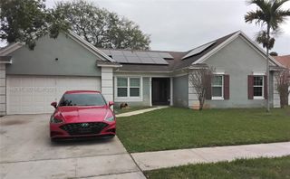 9551 Ashley Dr, Miramar, FL 33025