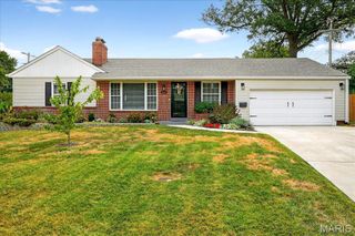 946 Rochdale Drive, Kirkwood, MO 63122