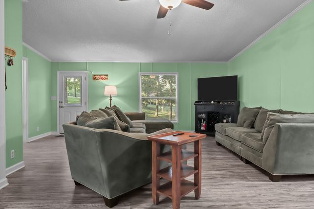 555 Fire Tower Rd, Dickson, TN 37055