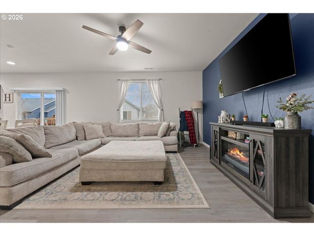 1720 CHINOOK Ave, Woodland, WA 98674