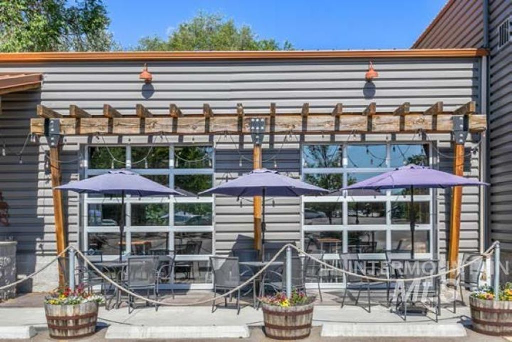 9719 W Chinden, Garden City, ID 83714 photo 3