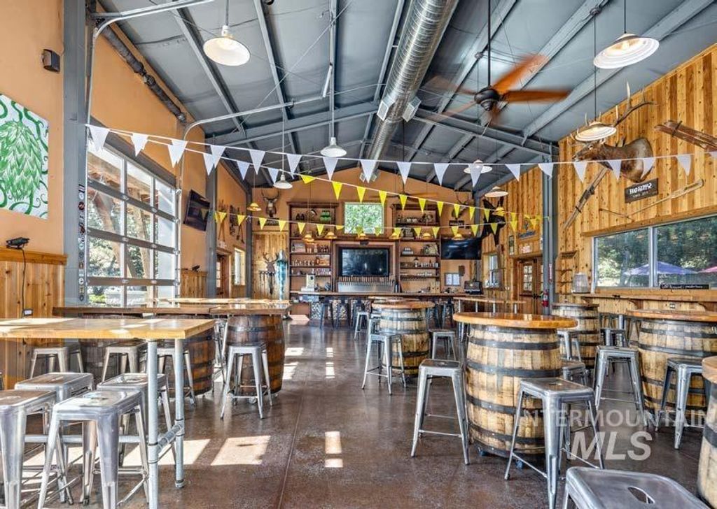 9719 W Chinden, Garden City, ID 83714 photo 4