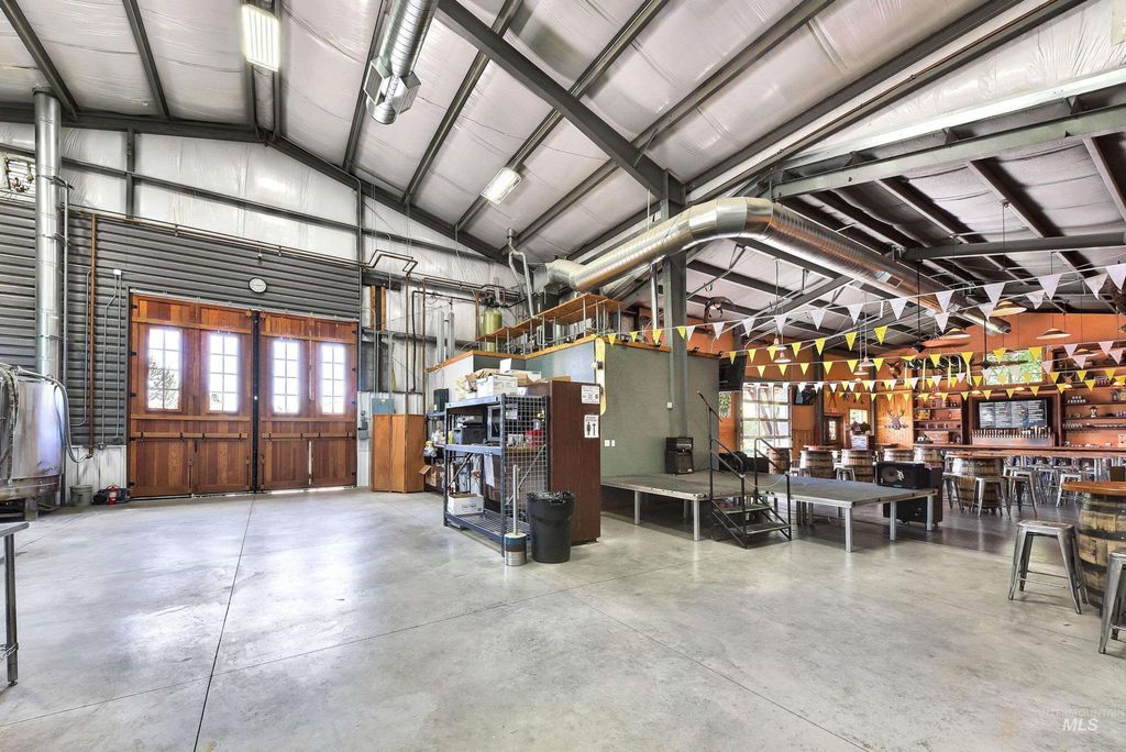 9719 W Chinden, Garden City, ID 83714 photo 5