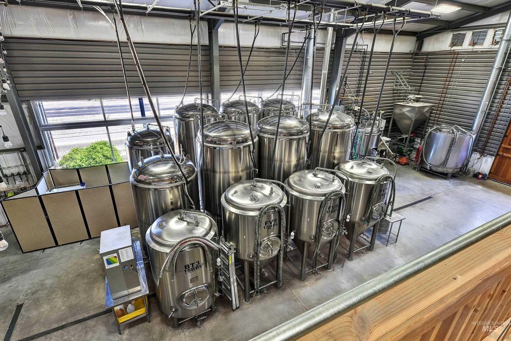 9719 W Chinden, Garden City, ID 83714 photo 7