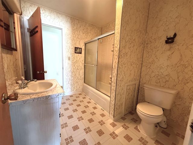 4253 Indian Isle, Battle Creek, MI 49017