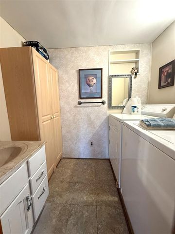 4253 Indian Isle, Battle Creek, MI 49017