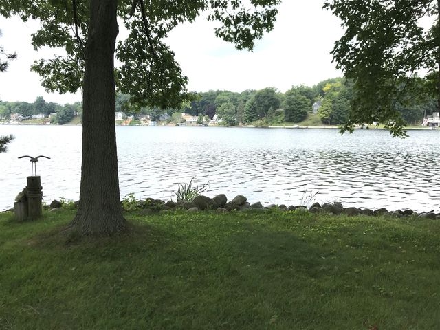 4253 Indian Isle, Battle Creek, MI 49017