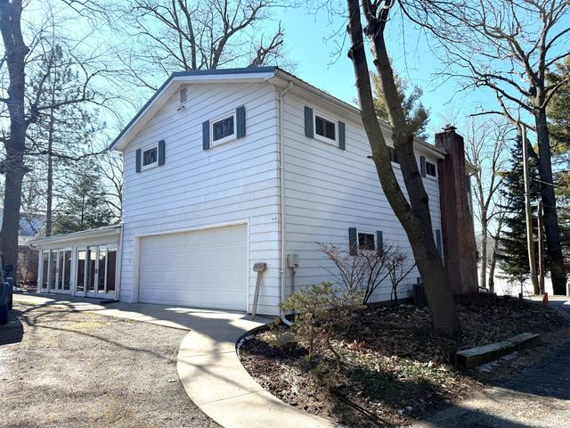 4253 Indian Isle, Battle Creek, MI 49017