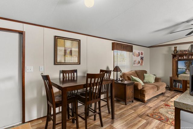 526 Pr 1512, Bandera, TX 78003