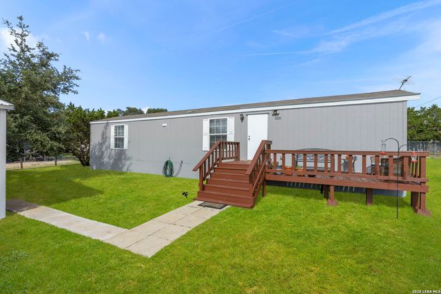 526 Pr 1512, Bandera, TX 78003