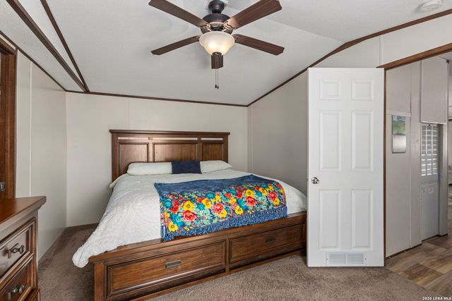 526 Pr 1512, Bandera, TX 78003
