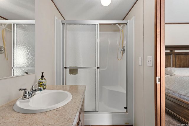 526 Pr 1512, Bandera, TX 78003