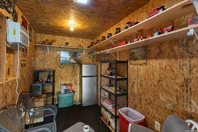 526 Pr 1512, Bandera, TX 78003
