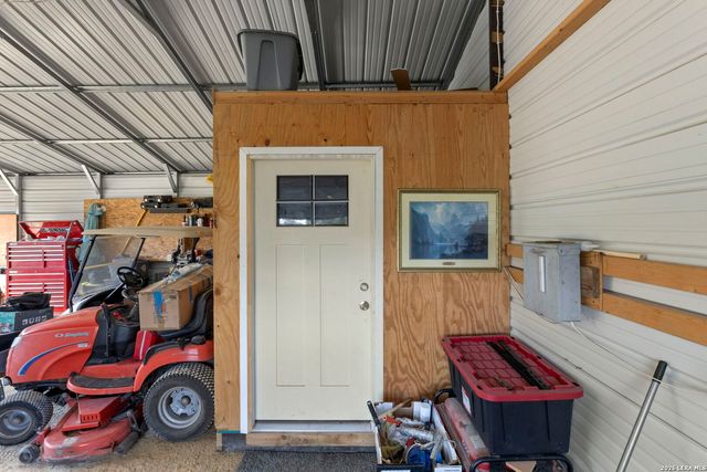 526 Pr 1512, Bandera, TX 78003