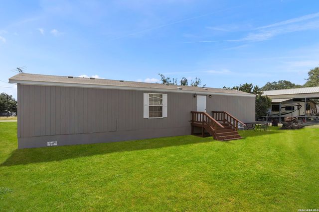526 Pr 1512, Bandera, TX 78003