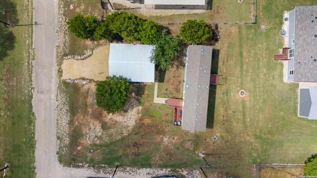 526 Pr 1512, Bandera, TX 78003