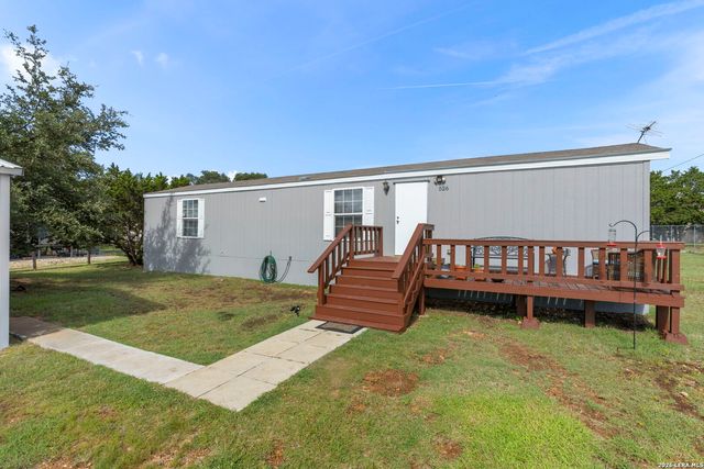 526 Pr 1512, Bandera, TX 78003