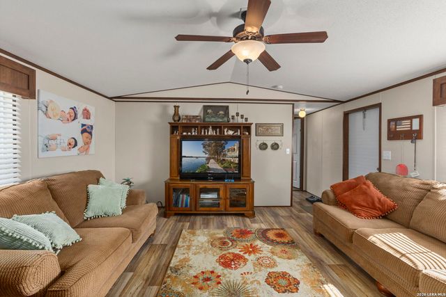 526 Pr 1512, Bandera, TX 78003