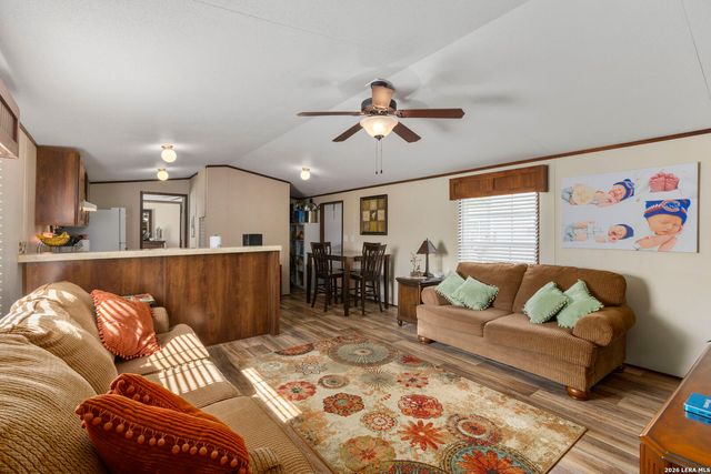 526 Pr 1512, Bandera, TX 78003