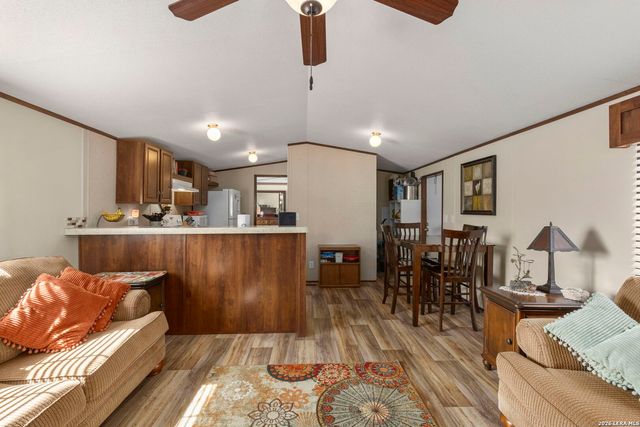 526 Pr 1512, Bandera, TX 78003