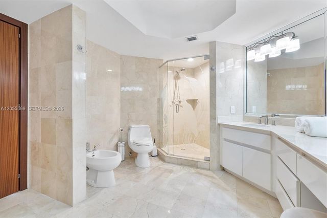 16711 Collins Ave 1207, Sunny Isles Beach, FL 33160