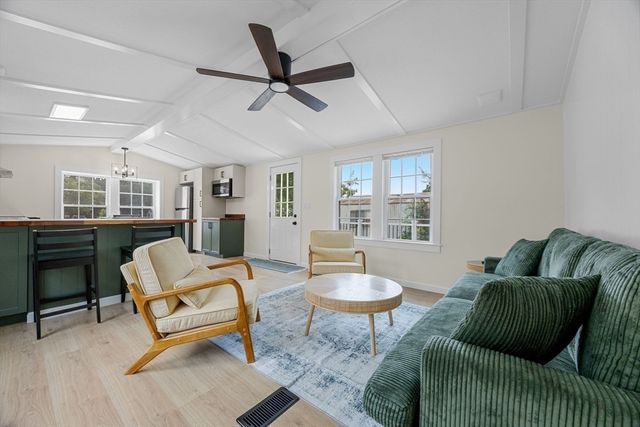 15 1st Street 15, Bourne, MA 02559