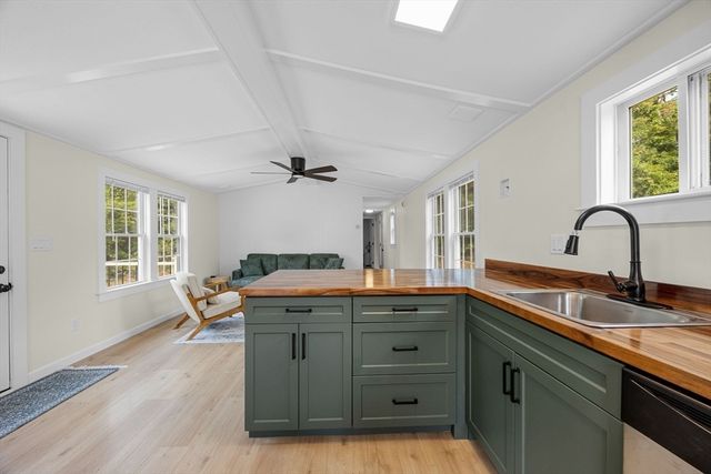 15 1st Street 15, Bourne, MA 02559