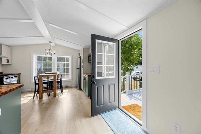 15 1st Street 15, Bourne, MA 02559