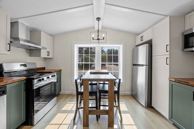 15 1st Street 15, Bourne, MA 02559