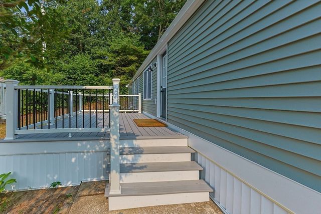 15 1st Street 15, Bourne, MA 02559