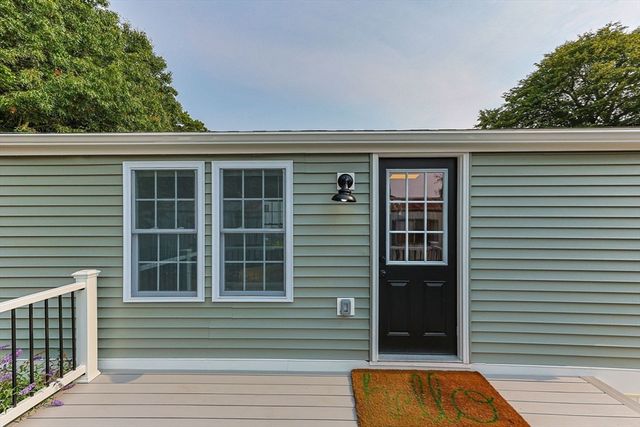 15 1st Street 15, Bourne, MA 02559
