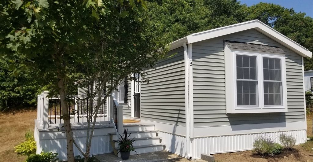15 1st Street 15, Bourne, MA 02559