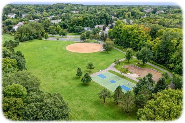 15375 75th Place N, Maple Grove, MN 55311