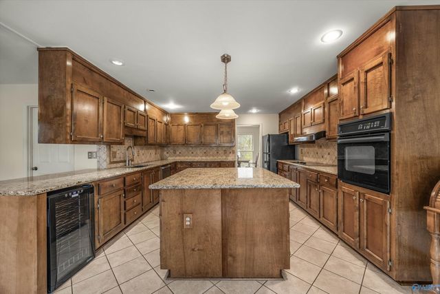 2713 Cynthia Lane, Huntsville, AL 35803