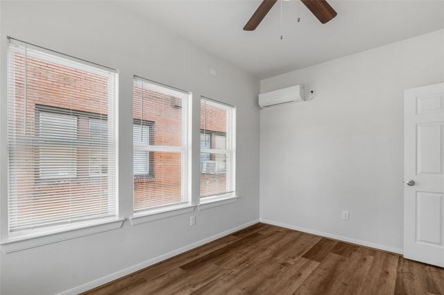 4311 Harrisburg Boulevard 7, Houston, TX 77003