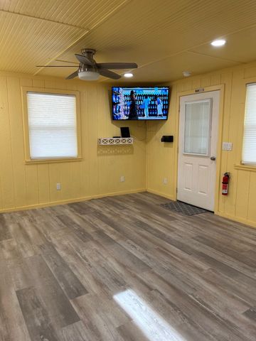 414 N N Avenue F, Clifton, TX 76634